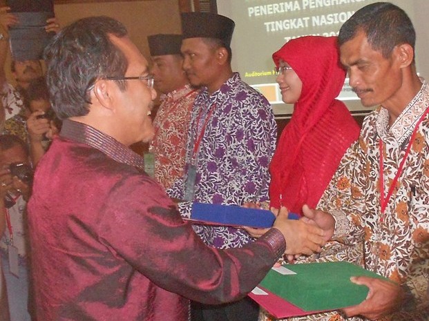 Petani Teladan Raih Penghargaan dari Mentan Suswono